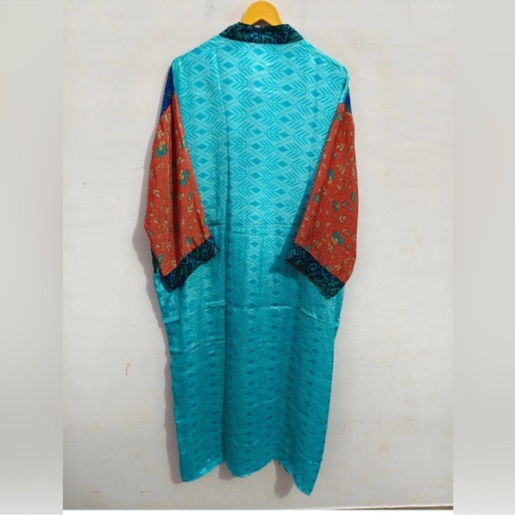 Kimono From Upcycled Silk Saris One size - Picture 2 of 9